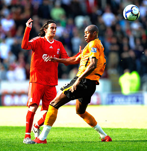 中展现的坚 中展现的坚